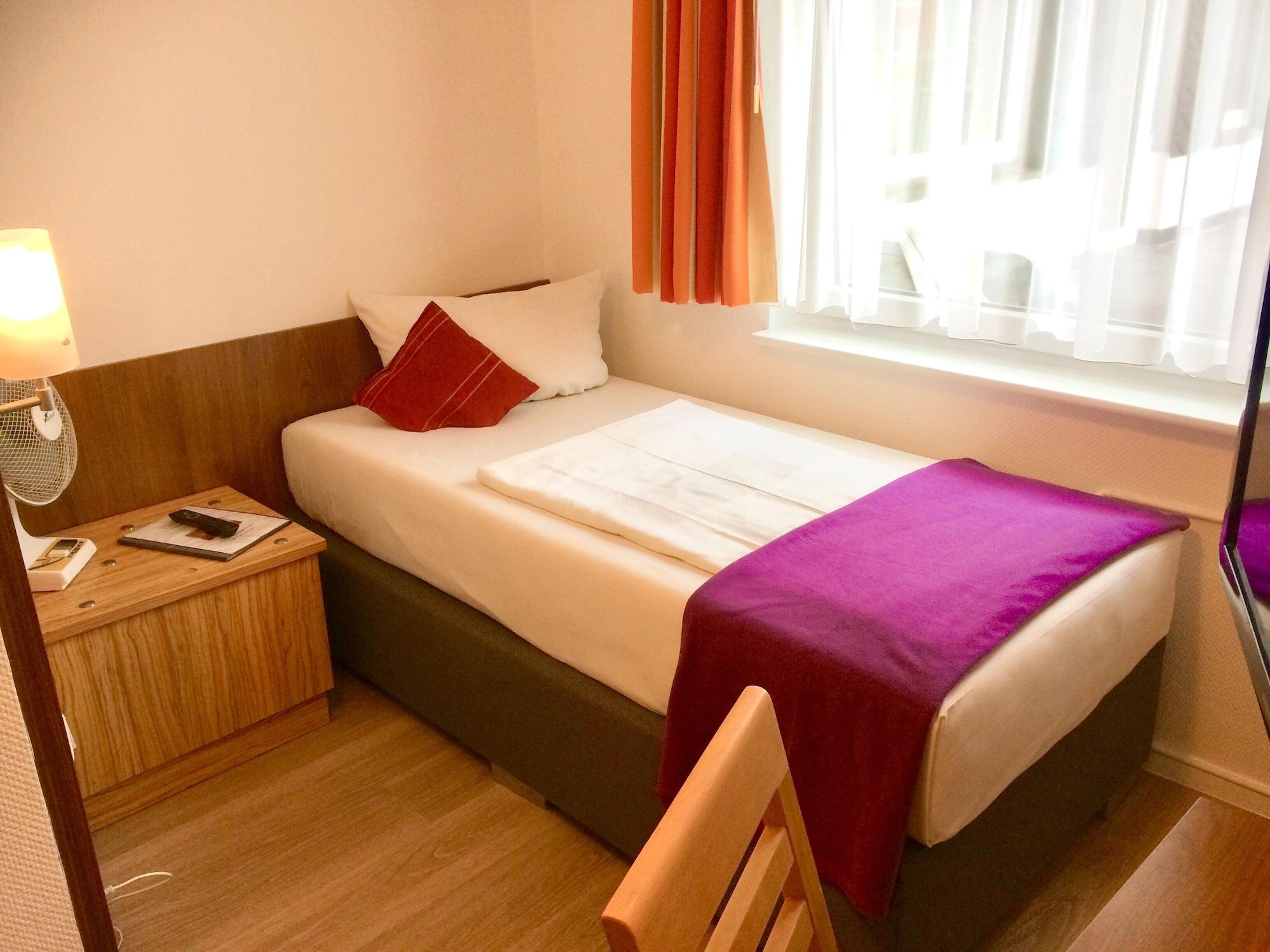 Hotel Triton Kolín nad Rýnem Exteriér fotografie