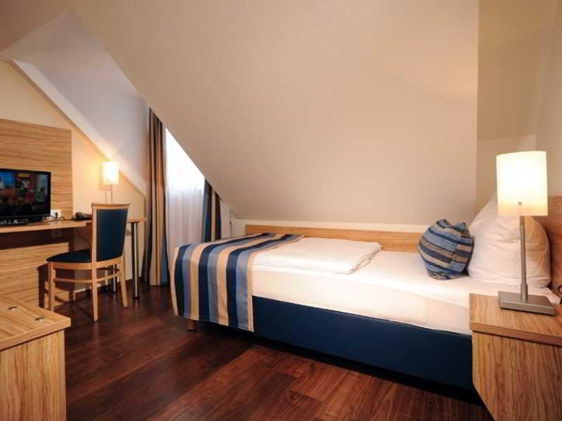 Hotel Triton Kolín nad Rýnem Exteriér fotografie